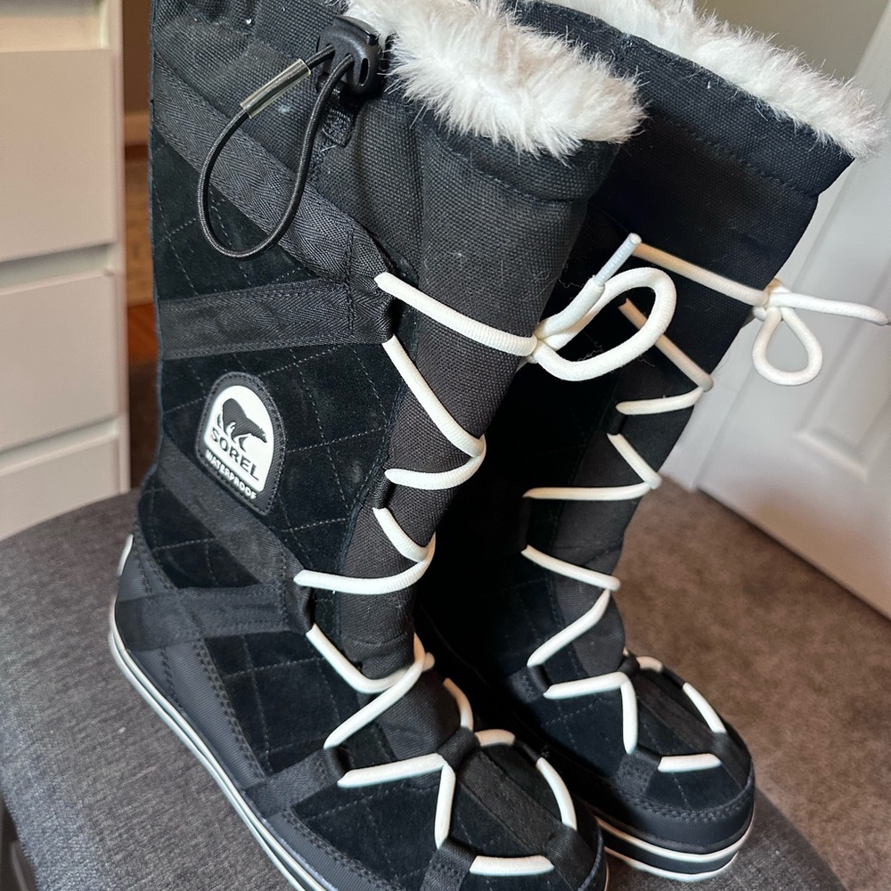 Sorel Women's Black and White Winter Boots